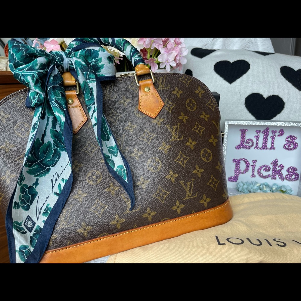 Pre love Alma LV, a sign of watermark, and burn.